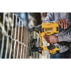DeWALT 20V MAX 9-Gauge Cordless Fencing Stapler (Tool Only) -Dewalt Tools Shop dewalt staplers dcfs950b fa 1000