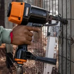 Pneumatic 10.5-Gauge 1-9/16 In. Fencing Stapler With Adjustable Metal Belt Hook And Case 17 Pneumatic 10.5-Gauge 1-9/16 In. Fencing Stapler With Adjustable Metal Belt Hook And Case -Dewalt Tools Shop freeman staplers pfs105 44 1000