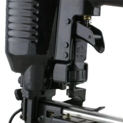 Pneumatic 16-Gauge 1 In. Fencing Stapler With Belt Hook -Dewalt Tools Shop freeman staplers pfs16 c3 1000